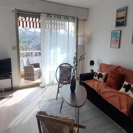 Cozy Spot Near Beach Apartment *